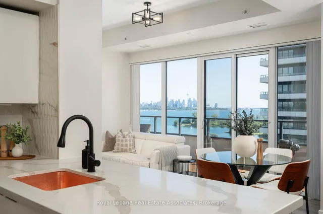 30 Shore Breeze Dr Unit 916