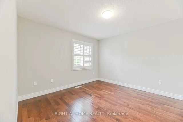 Additional image 27 of 21 Hoptree Ave