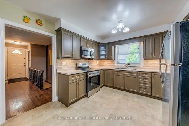 Additional image 9 of 19 Deanewood Cres