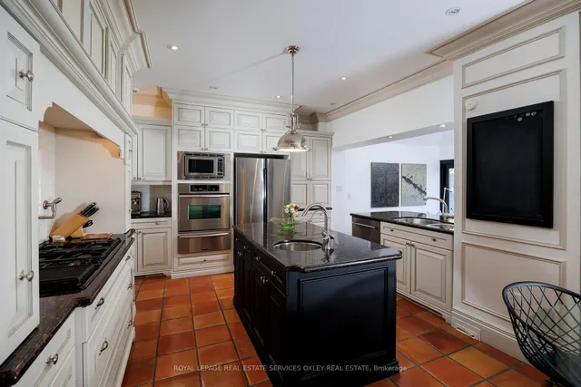 Additional image 8 of 134 Roxborough St