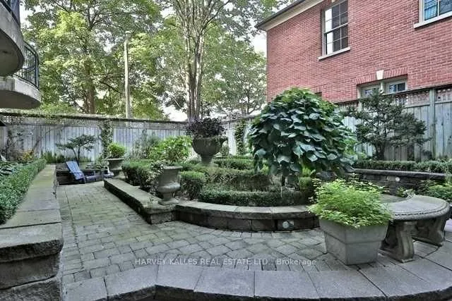 Additional image 36 of 901 Queen St Unit 105