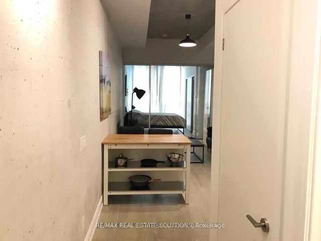 Additional image 5 of 608 Richmond St Unit 210