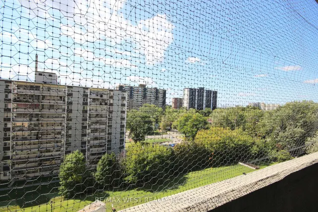 Additional image 9 of 3380 Eglinton Ave Unit 801