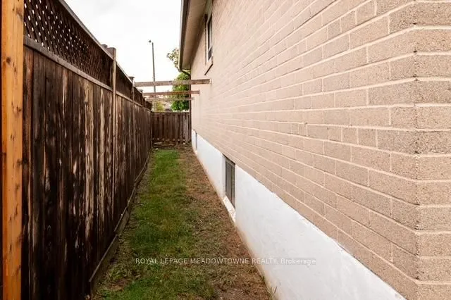 Additional image 34 of 99 Silverstone Dr