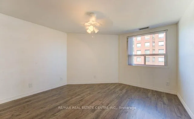 Additional image 19 of 20 Ellen St Unit 405