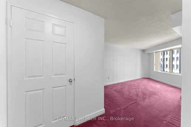 Additional image 24 of 33 University Ave Unit 502