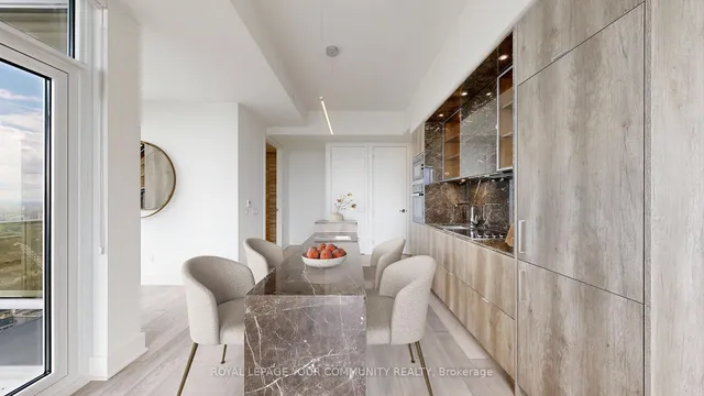 Additional image 8 of 11 Yorkville Ave Unit 6002