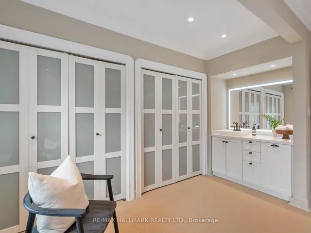 Additional image 21 of 839 Carlaw Ave