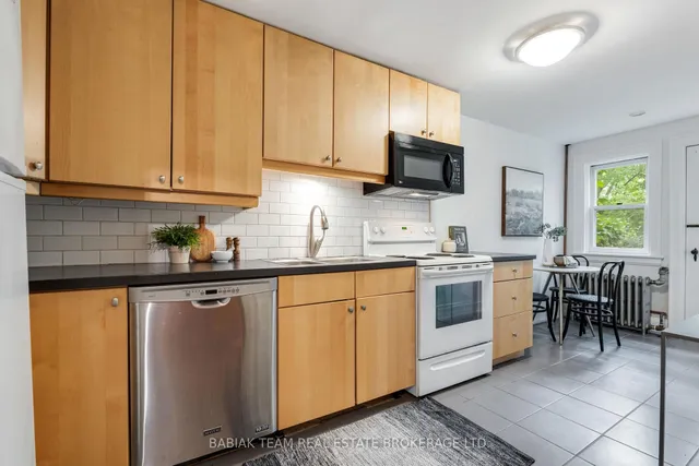 Additional image 7 of 8 Grenadier Ravine Dr