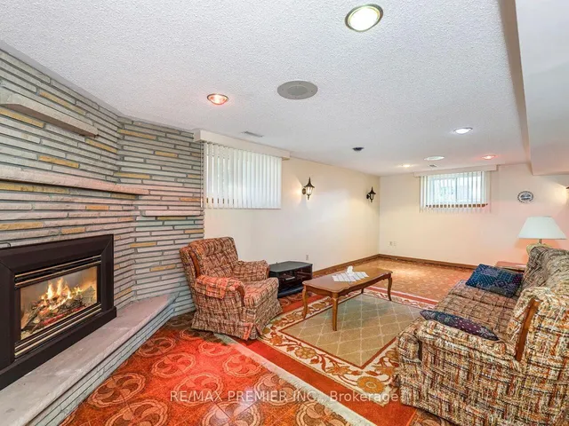 Additional image 43 of 33 Clair Rd