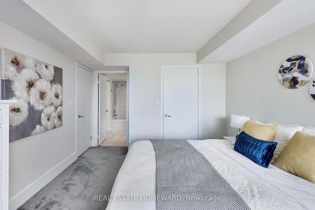 Additional image 20 of 550 Queens Quay Unit 201