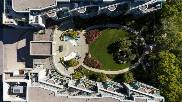 Additional image 34 of 35 Boardwalk Dr Unit 222