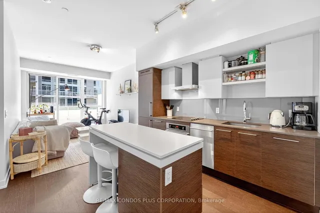 Additional image 7 of 1030 King St Unit 444