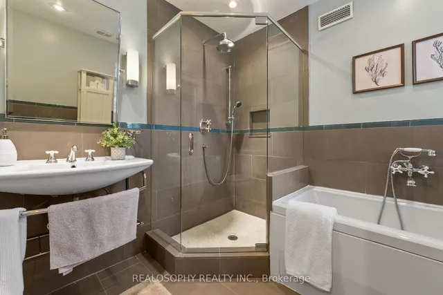 Additional image 18 of 299 Pape Ave