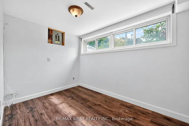 Additional image 25 of 54 Barker Ave