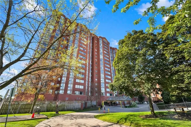 Additional image 3 of 2466 Eglinton Ave