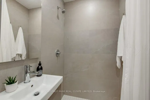 Additional image 15 of 75 Scarborough Rd Unit 3