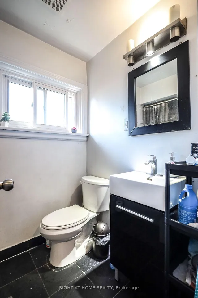 Additional image 16 of 3261 Lawrence Ave