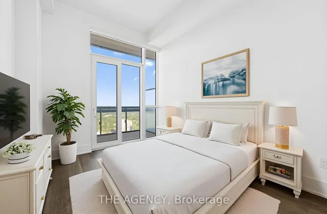 Additional image 18 of 39 Roehampton Ave Unit 4506