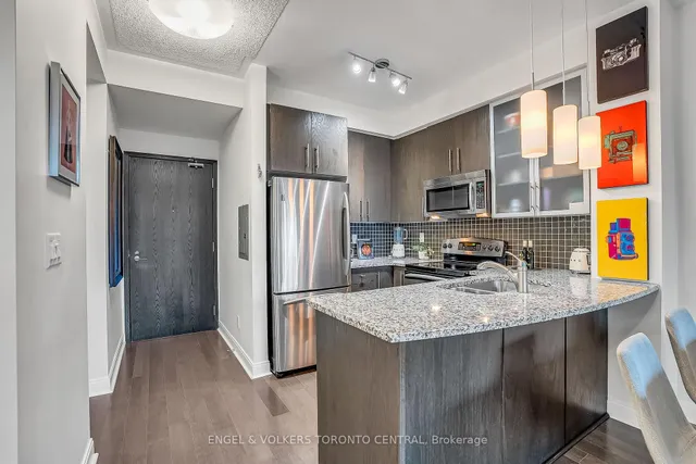Additional image 8 of 18 Yorkville Ave Unit 306