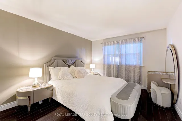 Additional image 28 of 76 English Ivy Way