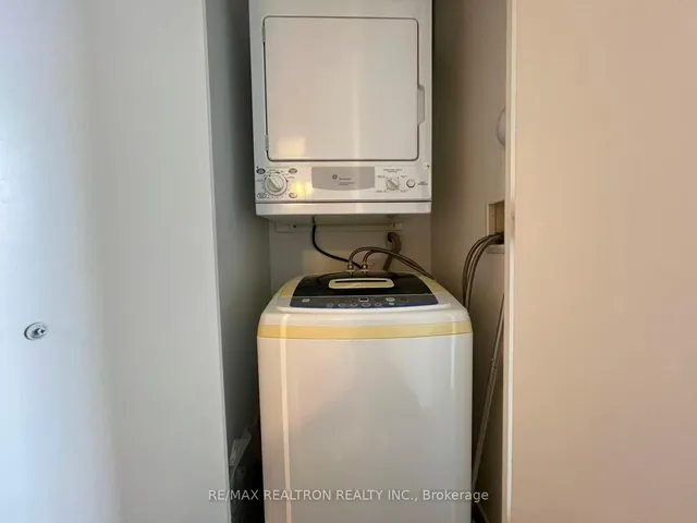 Additional image 21 of 110 Charles St Unit 1902