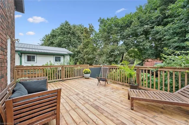 Additional image 27 of 100 Dekay St