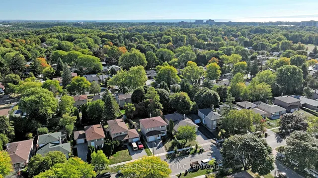 Additional image 32 of 154 Merkley Sq