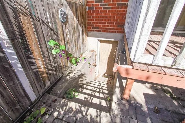 Additional image 25 of 729 Dupont St