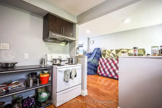 Additional image 11 of 3261 Lawrence Ave