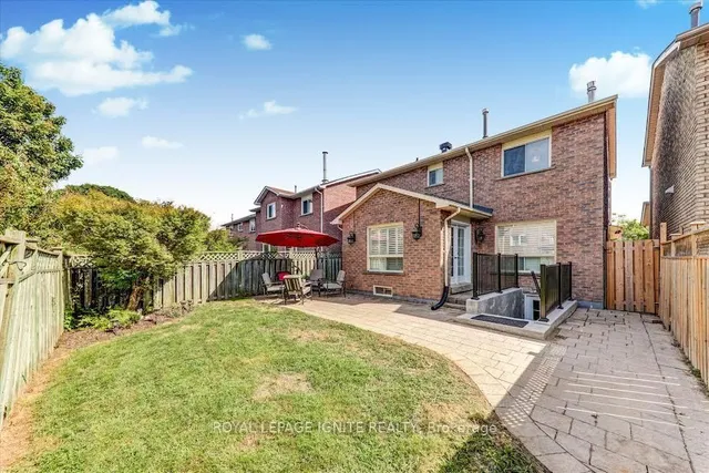 Additional image 30 of 26 Halfmoon Sq