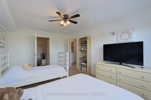 Additional image 18 of 475 The West Mall Unit 310