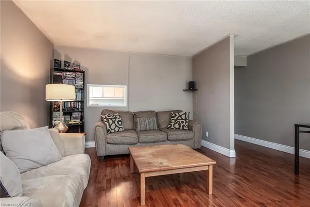 Additional image 17 of 173 Silver Aspen Cres