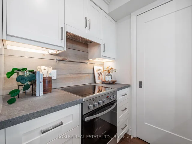 Additional image 3 of 409 Bloor St Unit 903