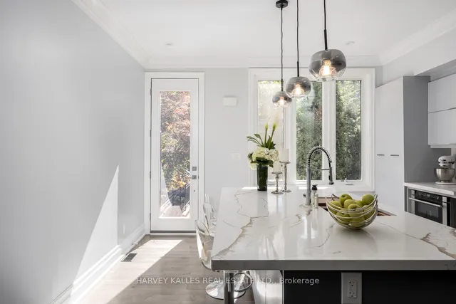 Additional image 4 of 108 Shaftesbury Ave