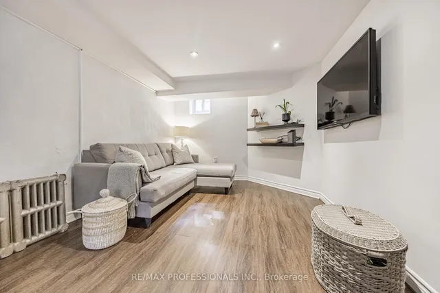 Additional image 22 of 2236 Lawrence Ave