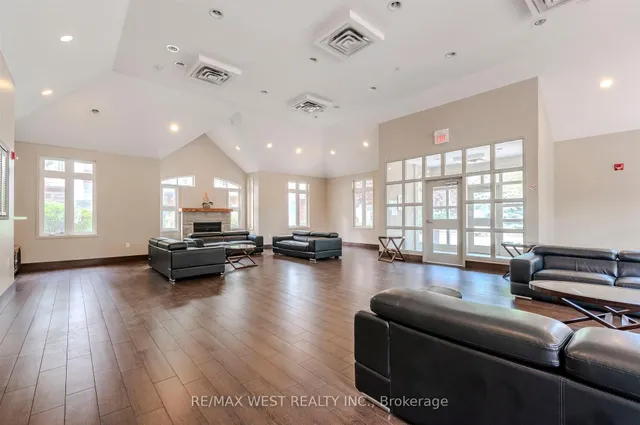 Additional image 40 of 9 Pine St Unit 28