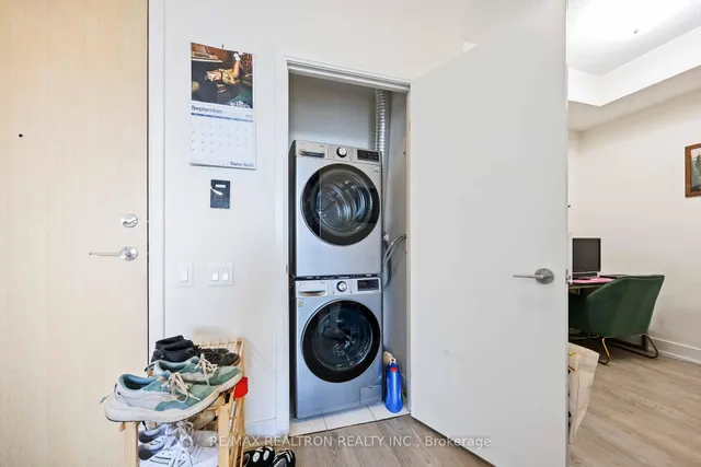 Additional image 22 of 30 Roehampton Ave Unit 1501