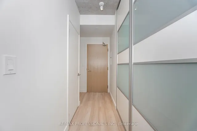 Additional image 7 of 111 Bathurst St Unit 716