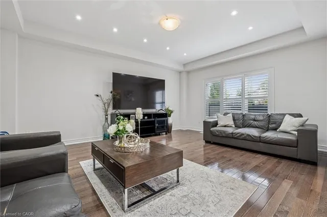 Additional image 5 of 77 Eaglecrest St