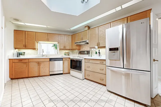 Additional image 16 of 85 Skymark Dr Unit PH1