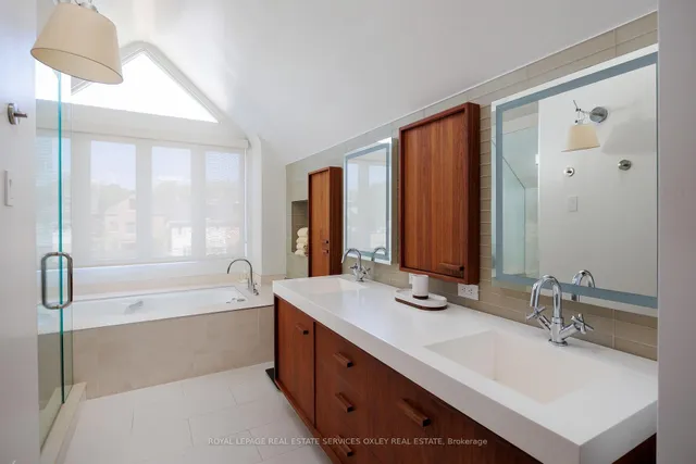 Additional image 19 of 134 Roxborough St