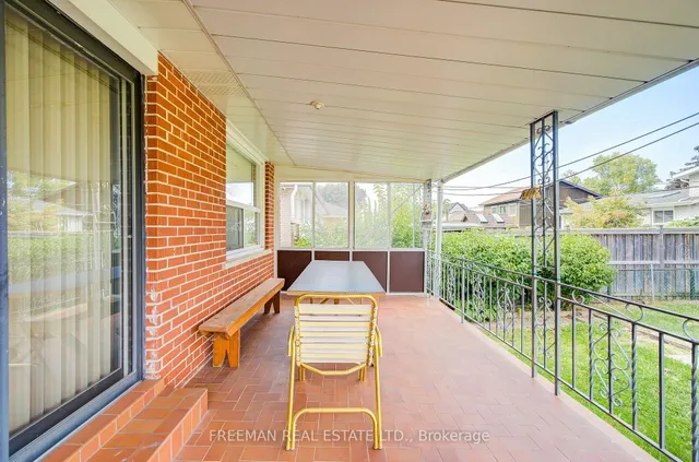 Additional image 31 of 102 Hallsport Cres