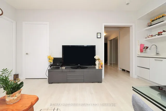 Additional image 10 of 2221 Yonge St Unit 1011