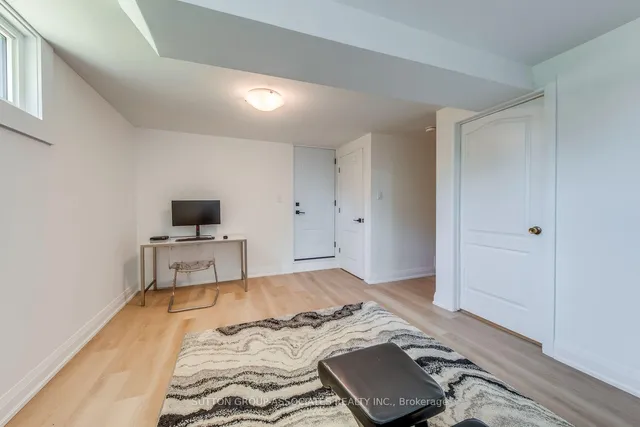 Additional image 13 of 359 Harvie Ave