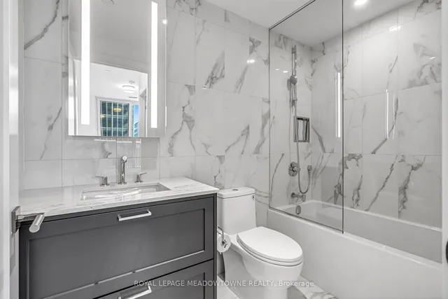 Additional image 30 of 155 Merchants' Wharf Unit 826