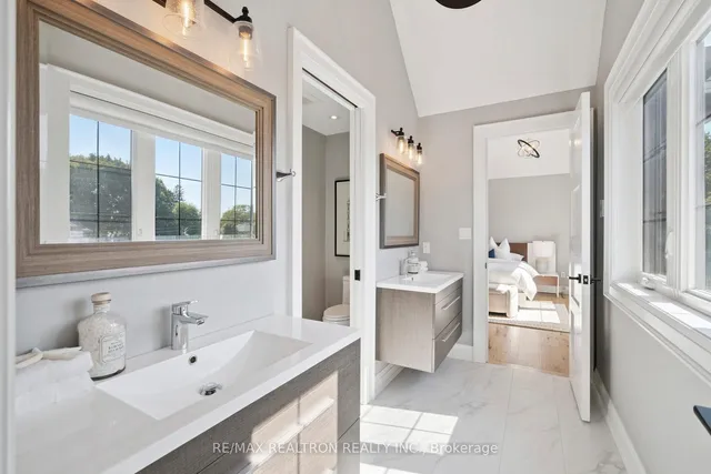 Additional image 33 of 28 Burwood Rd