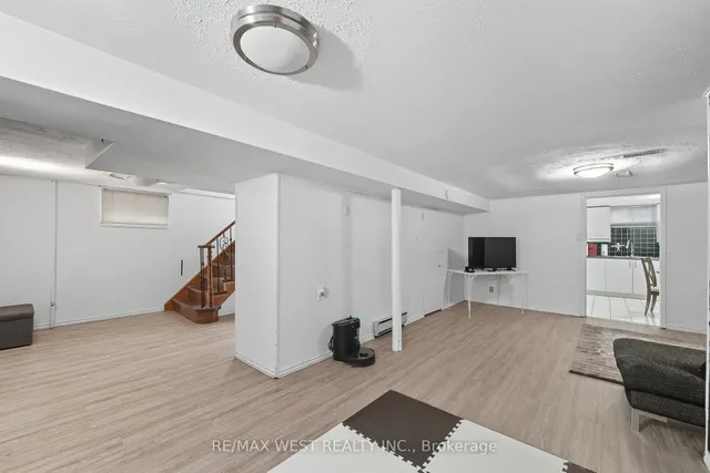 Additional image 26 of 204 Jeffcoat Dr