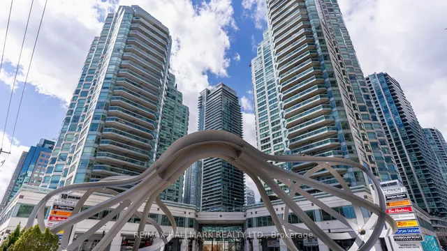 10 Queens Quay Unit Ph9