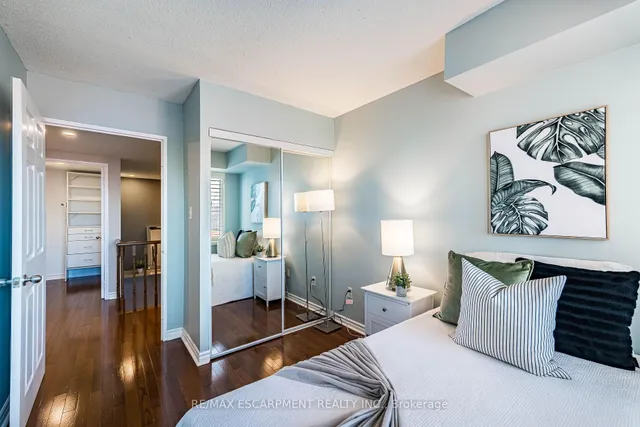 Additional image 20 of 39 Parliament St Unit 909